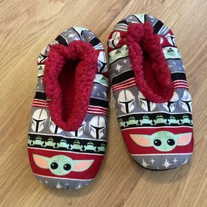 Star Wars Baby Yoda Adult Fuzzy Slipper Socks Plush Fluffy Stormtroopers Used